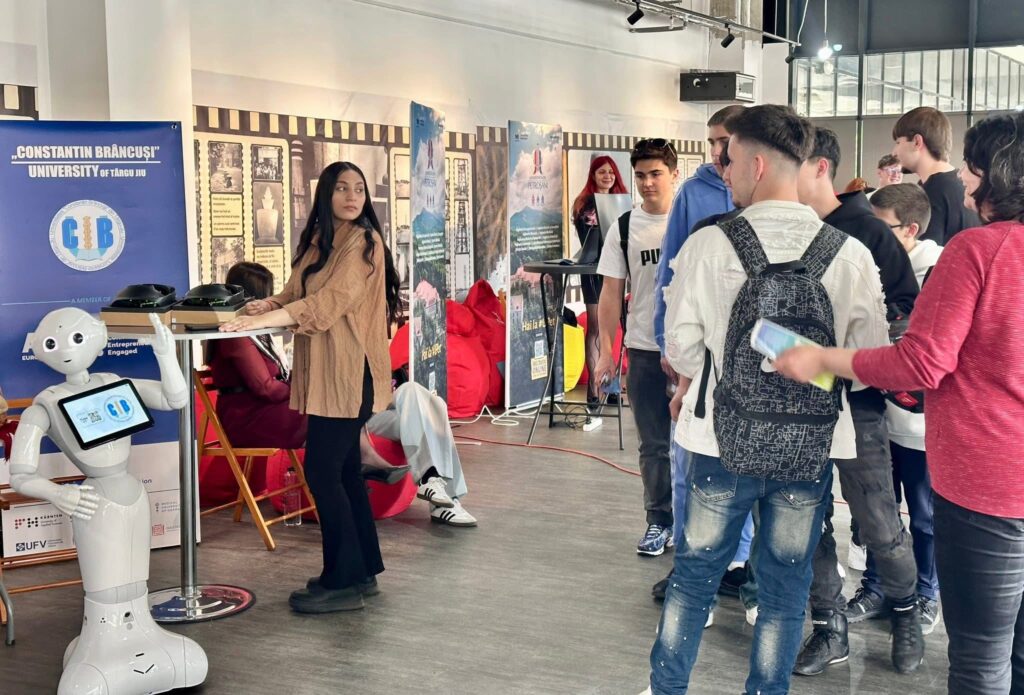 Universitatea, mai aproape de elevi la „NextStep Expo” din Târgu Jiu IMG 1332