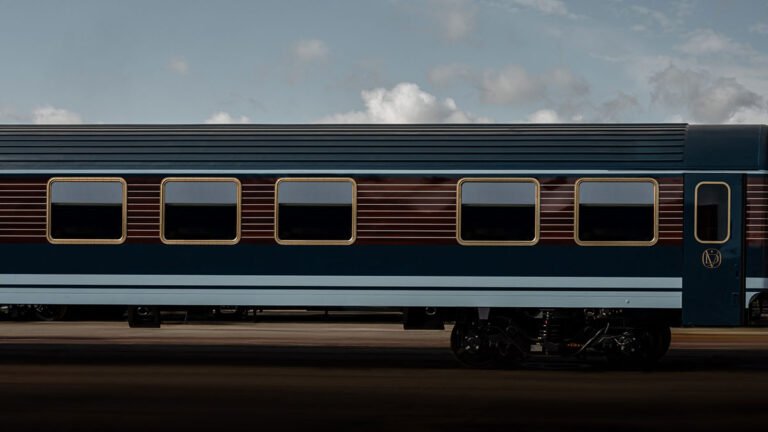 Trenul de lux La Dolce Vita Orient Express traversează România într-un traseu exclusivist european Trenul de lux La Dolce Vita Orient Express traverseaza Romania intr un traseu exclusivist european