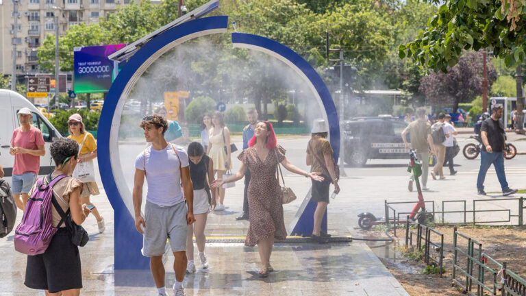 Bucureștenii au la dispoziție dușuri stradale și 113 cișmele. Unde sunt amplasate Bucurestenii au la dispozitie opt dusuri stradale si 113 cismele Unde sunt amplasate